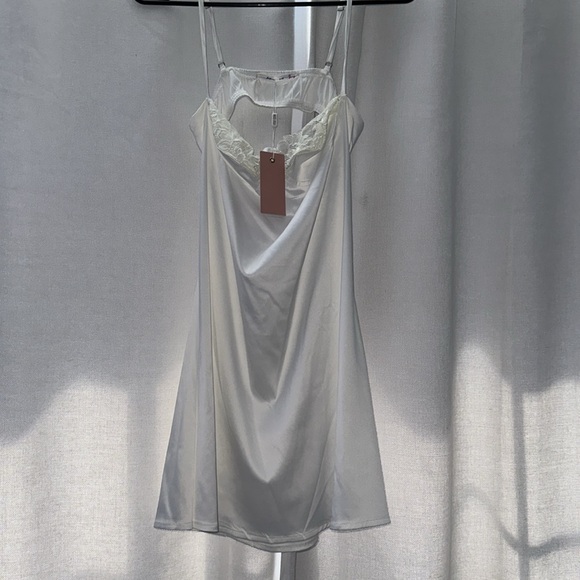 NWT Miss Lola mini lace dress 👗 - Picture 2 of 5